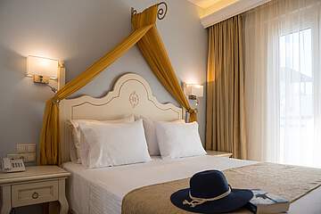 Alexander Beach Hotel & Village