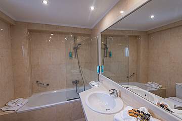 Alexander Beach Hotel & Village