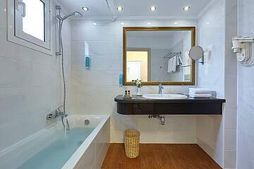 Alexander Beach Hotel & Village