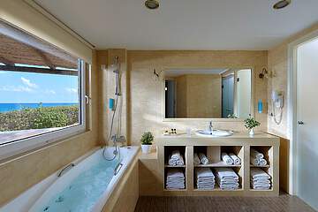 Alexander Beach Hotel & Village