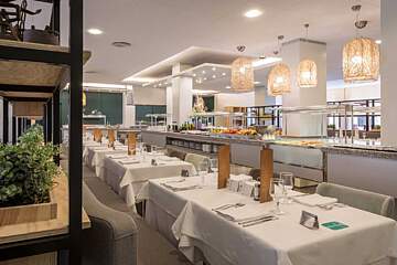 Aqua Hotel Bertran Park