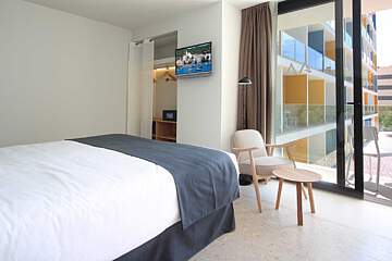 Aqua Silhouette & SPA 