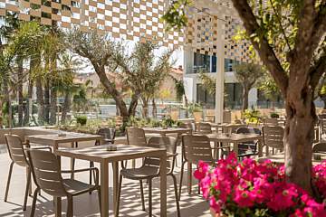 Aqua Silhouette & SPA 