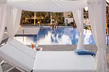 Aqua Silhouette & SPA 