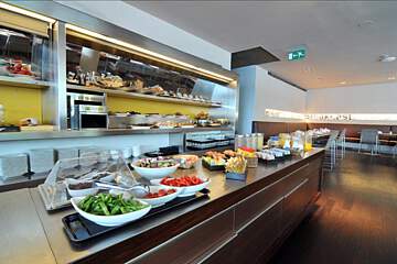 B Hotel