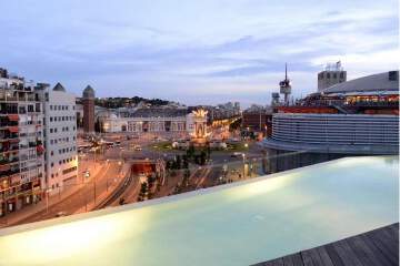 B Hotel
