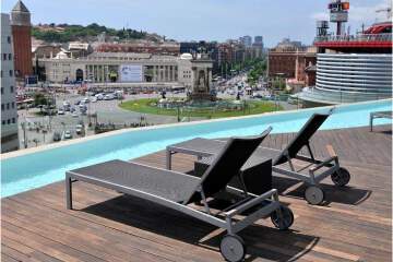 B Hotel
