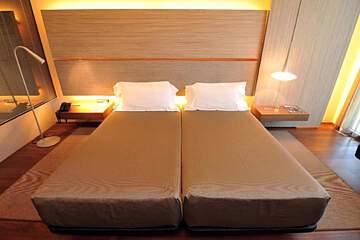 B Hotel