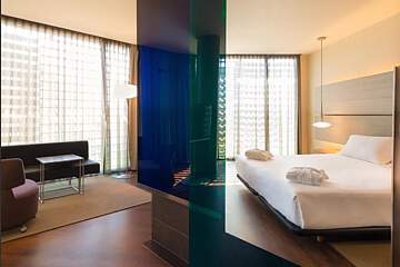 B Hotel