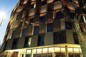 B Hotel