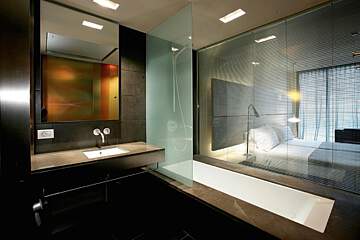 B Hotel