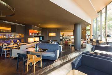 B Hotel