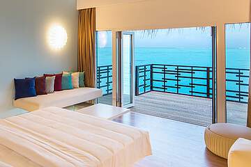 Cocoon Maldives Resort - Vodní suite