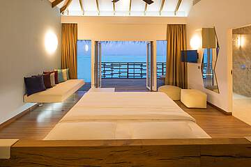 Cocoon Maldives Resort - Vodní vila