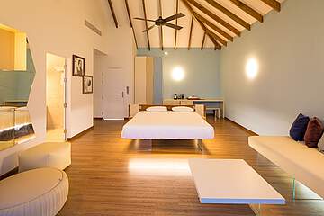 Cocoon Maldives Resort - Vodní vila