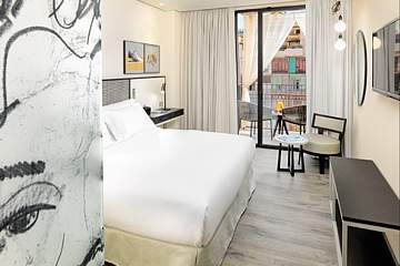 H10 Art Gallery Hotel