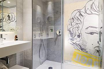 H10 Art Gallery Hotel