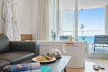 Hotel Pure Salt Garonda