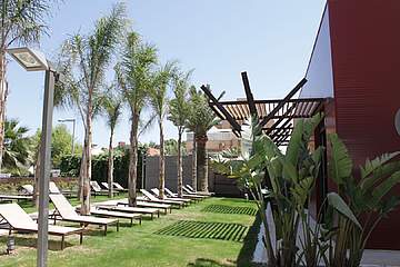 Hotel Pure Salt Garonda