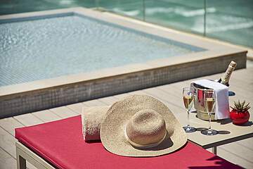 Hotel Pure Salt Garonda