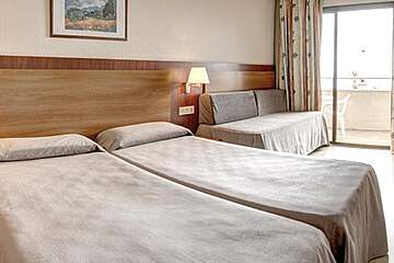 pokoj pro max. 4 osoby Hotel Rosamar & Spa - pokoj pro max. 4 osoby