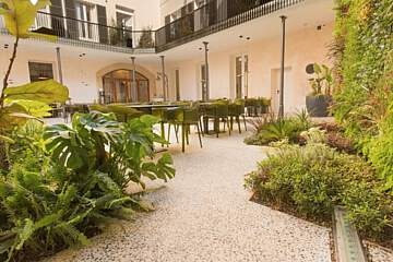 ICON Rosetó by Petit Palace