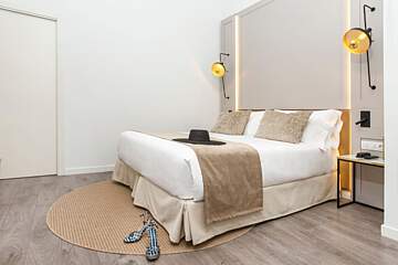 ICON Rosetó by Petit Palace