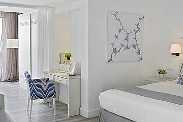 Knossos Beach Bungalows & Suites