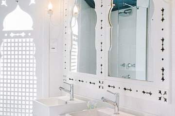 Paradise Cove Boutique Hotel