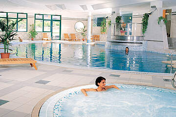 krytý bazén s vířivkou Parc Hotel Gritti - krytý bazén s vířivkou