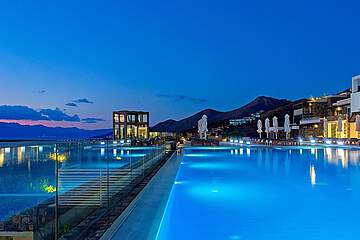 Royal Marmin Bay Boutique & Art Hotel