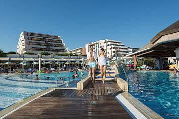 Savoy Beach Hotel & SPA