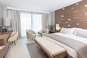 The Oasis by Don Carlos Resort