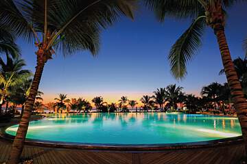 Victoria Beachcomber Resort & Spa