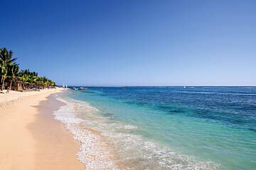 Victoria Beachcomber Resort & Spa