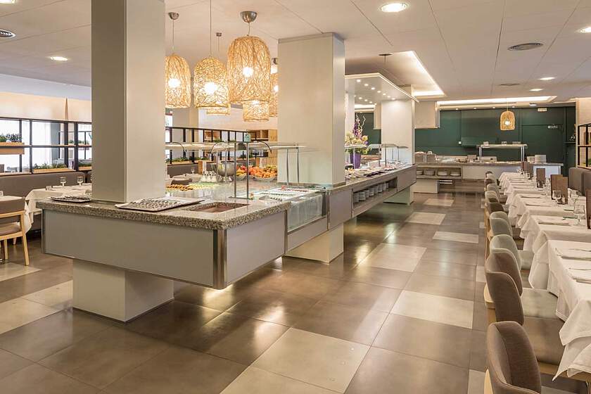 Aqua Hotel Bertran Park