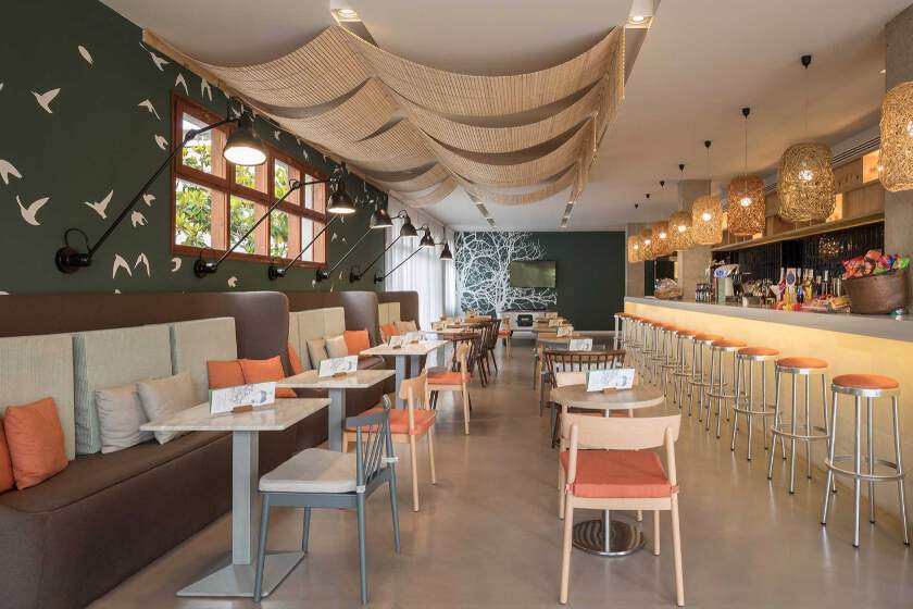 Aqua Hotel Bertran Park