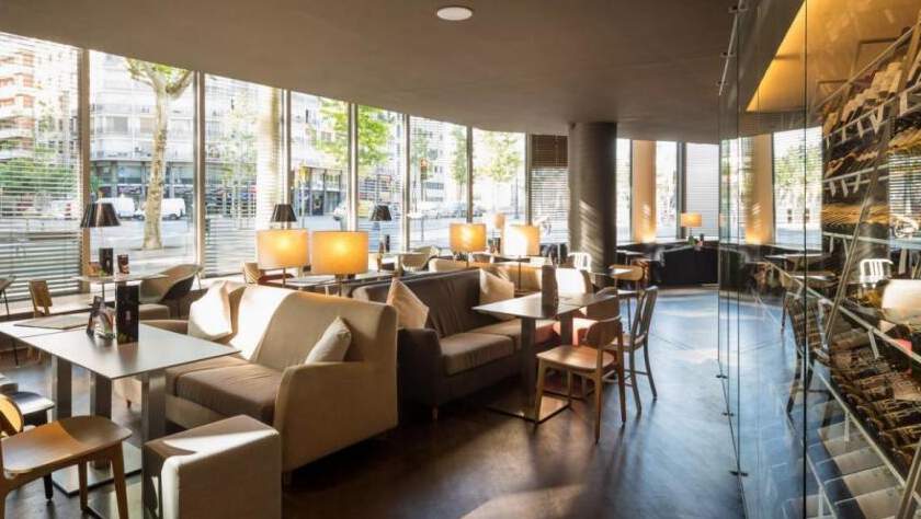 B Hotel