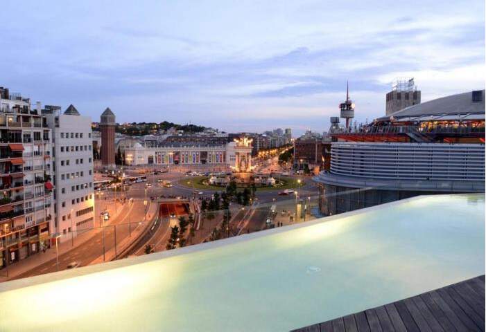 B Hotel