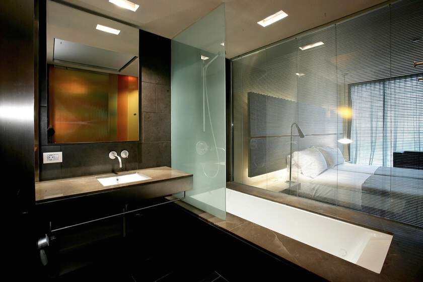 B Hotel
