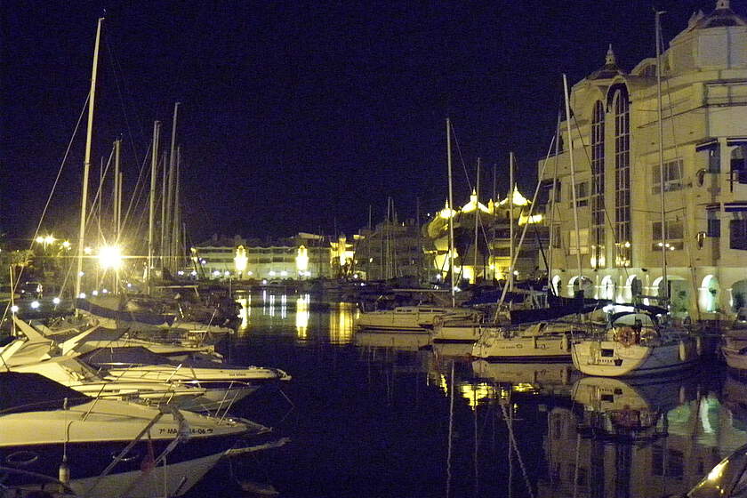 Benalmadena Costa - noční přístav Puerto Marina