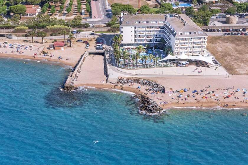 Caprici Beach Hotel & Spa