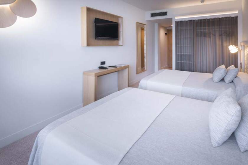 Caprici Beach Hotel & Spa