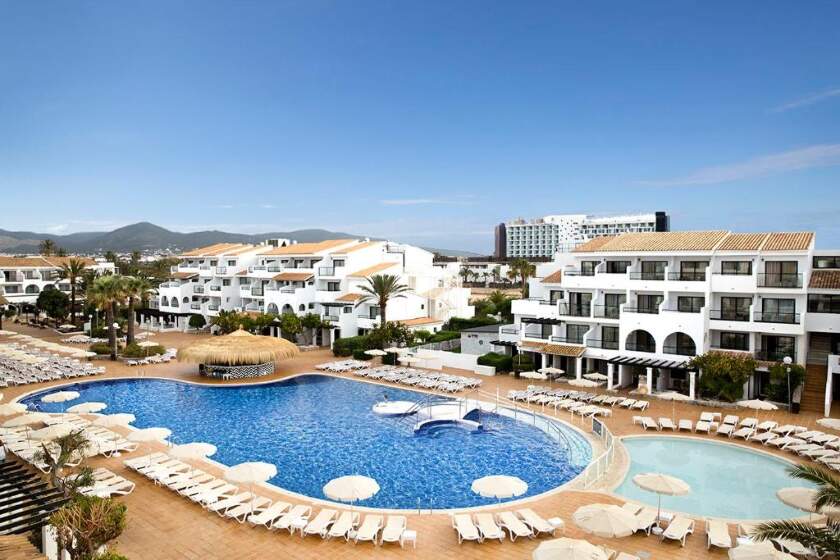 FERGUS Style Bahamas