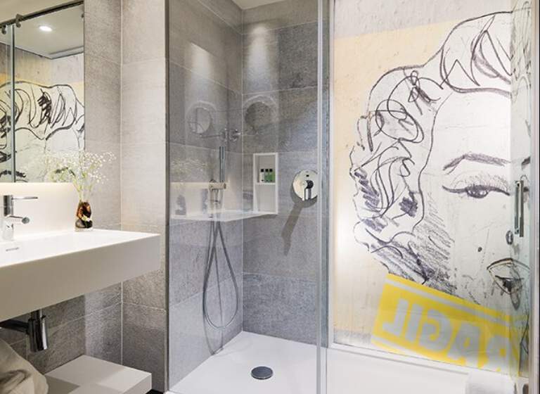 H10 Art Gallery Hotel