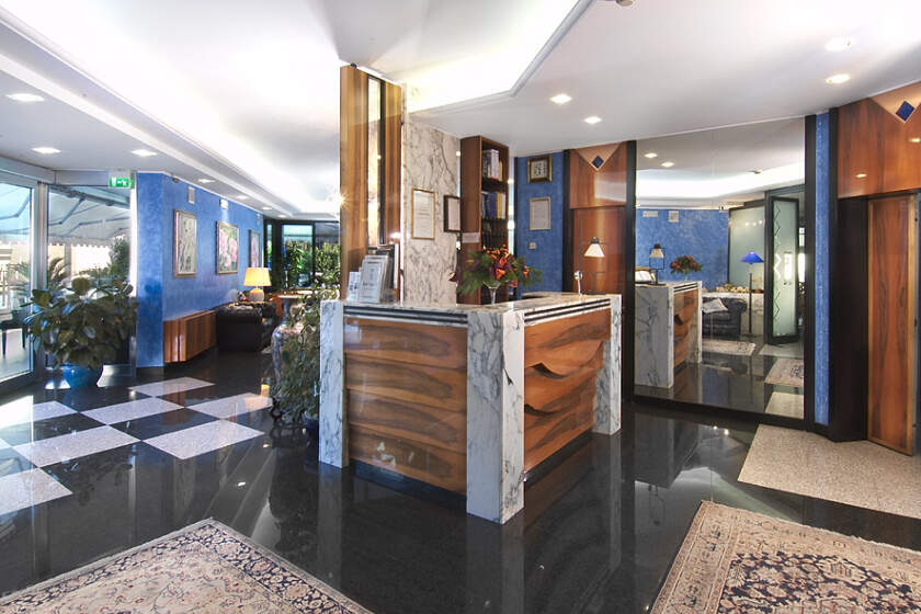 Hotel Imperial - vstupní hala s recepcí
