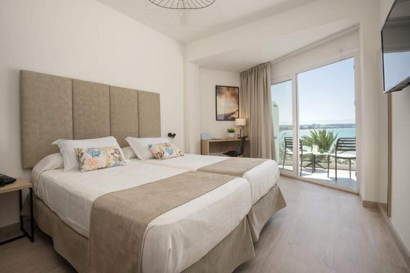 Las Arenas Hotel