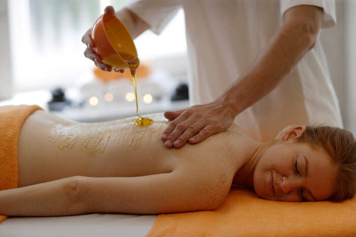 Lázeňské hotely Miramare - wellness - medová masáž