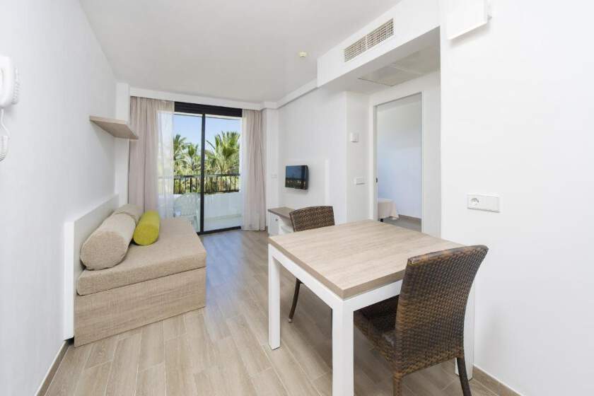 Marvell Club Hotel & Apartments