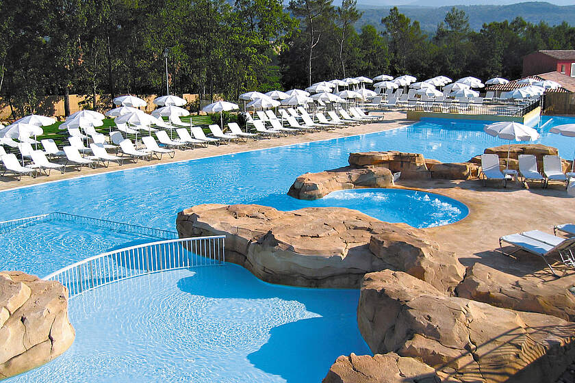 Resort Le Domaine de Fayence - venkovní bazén s plochou 600m2